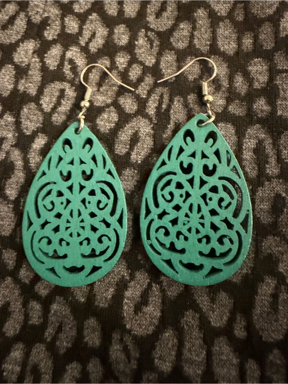 Green Wooden Teardrop Filigree Dangle Earrings